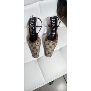 Gucci GG Supreme Monogram Canvas Slingback Pumps Brown Leather Kitten Heels 38
